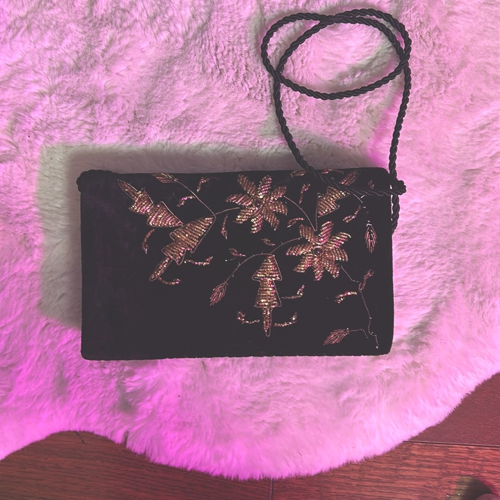 NWOT Vintage Style Velvet Gold Embroidered Clutch